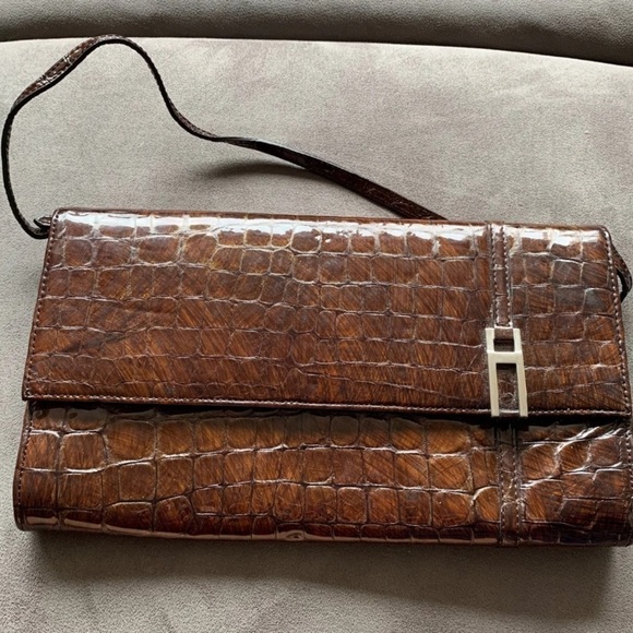 𝅺BCBG faux croc clutch - Picture 3 of 13